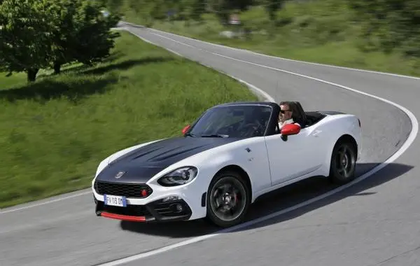 Abarth 124 Spider