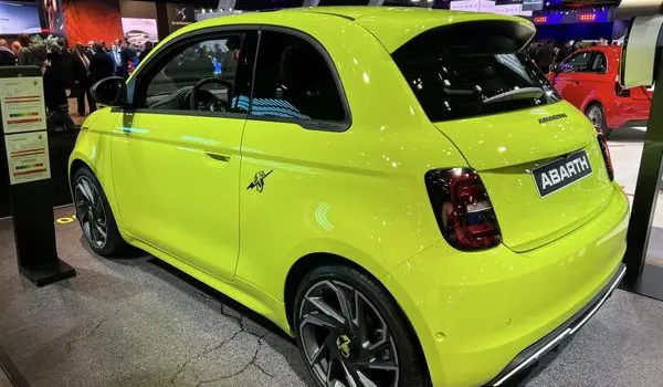 Abarth 500e-1