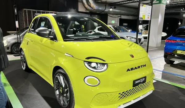 Abarth 500e Cabriolet-7