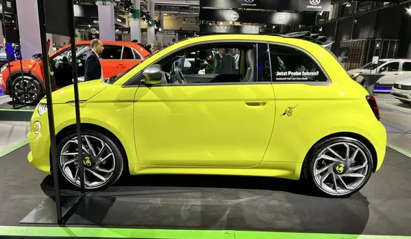 Abarth 500e Cabriolet-5