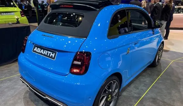 Abarth 500e Cabriolet-0