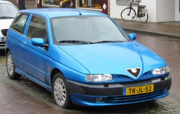Alfa Romeo 145 (930)