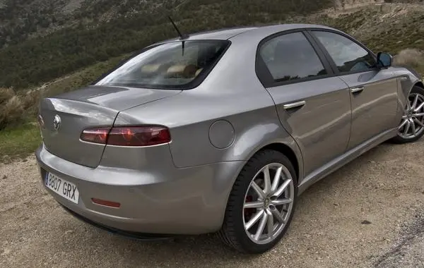 Alfa Romeo 159-5