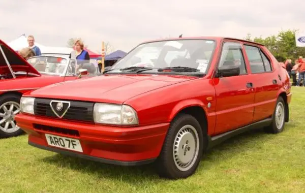 Alfa Romeo 33 (905)