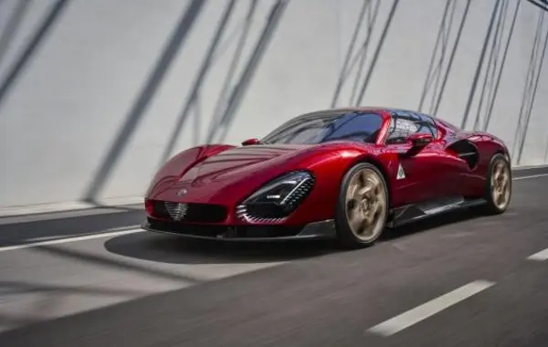 Alfa Romeo 33 Stradale (2023)