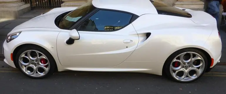 Alfa Romeo 4C-8