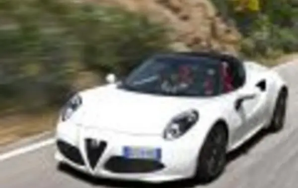 Alfa Romeo 4C Spider-1