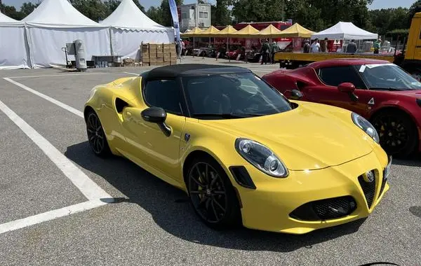 Alfa Romeo 4C Spider-6