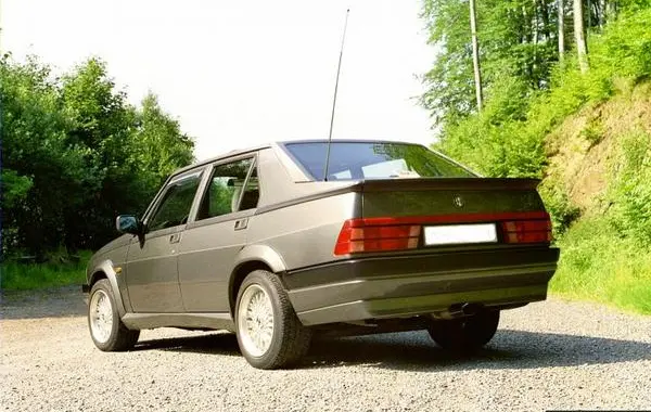 Alfa Romeo 75 (162 B, facelift 1988)-3