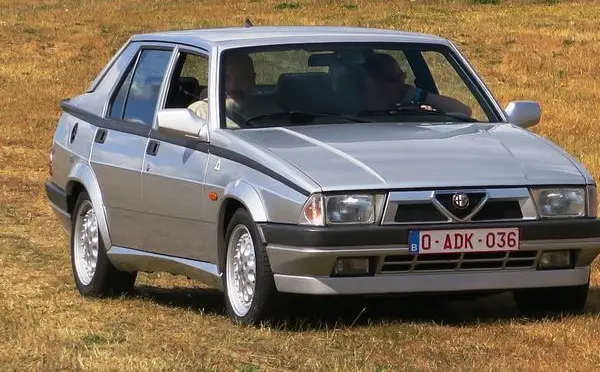 Alfa Romeo 75 (162 B, facelift 1988)-1