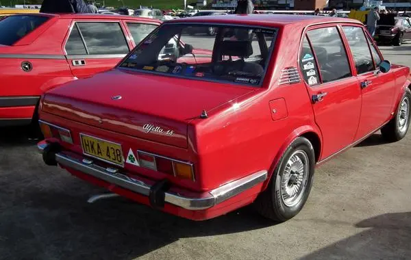 Alfa Romeo Alfetta (116)-3