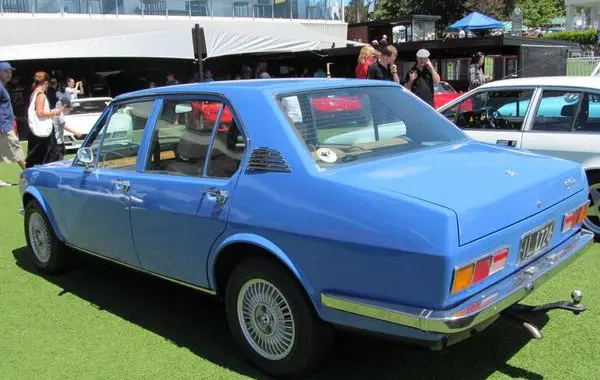 Alfa Romeo Alfetta (116)-6