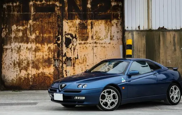 Alfa Romeo GTV (916)-2