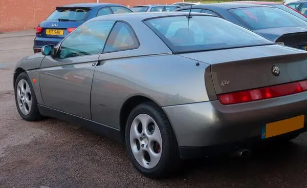 Alfa Romeo GTV (916)-1