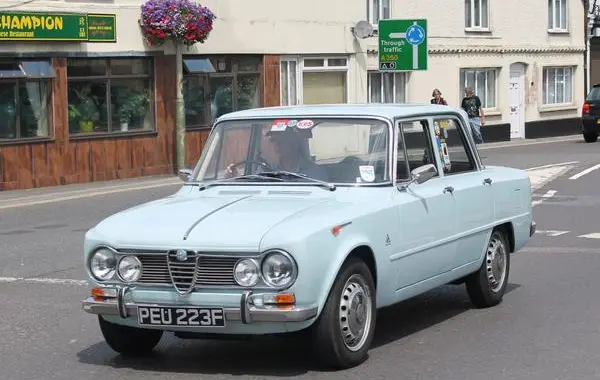Alfa Romeo Giulia-8