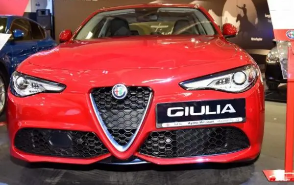 Alfa Romeo Giulia (952)-1