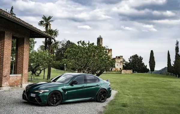 Alfa Romeo Giulia (952)-5