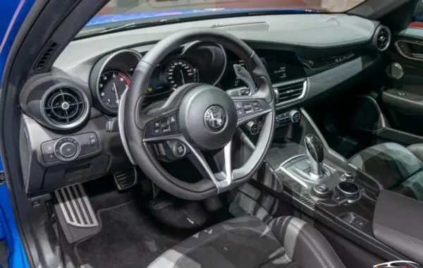 Alfa Romeo Giulia (952)-2