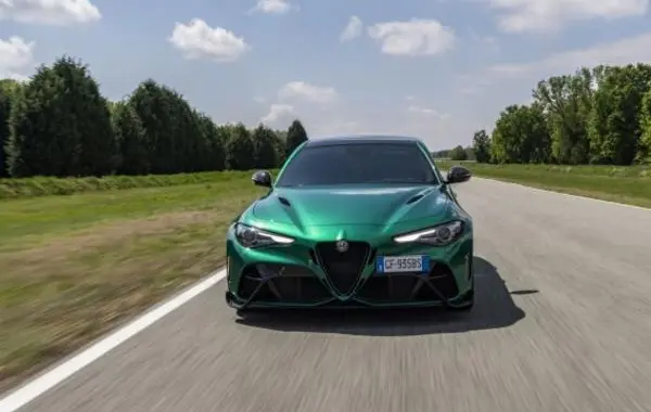 Alfa Romeo Giulia (952)
