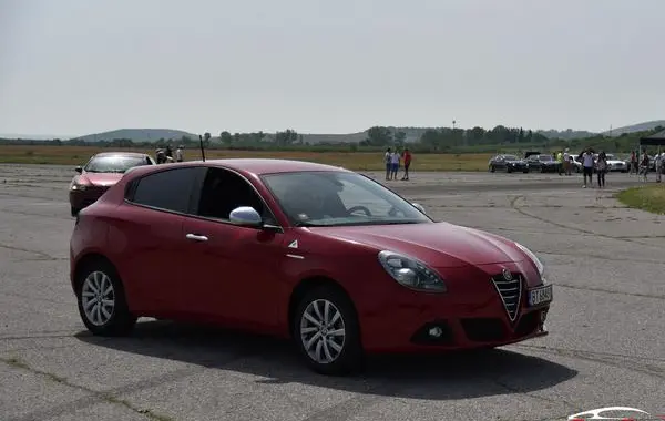 Alfa Romeo Giulietta (Type 940)-9