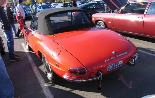 Alfa Romeo Spider (105)-7