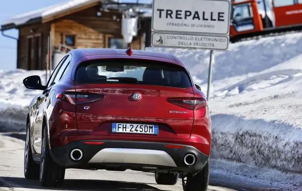 Alfa Romeo Stelvio (949)-8