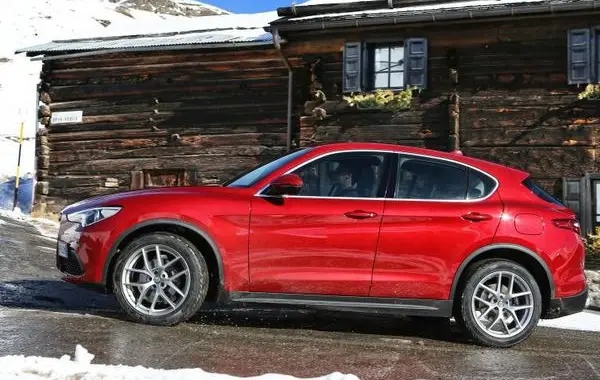 Alfa Romeo Stelvio (949)-1