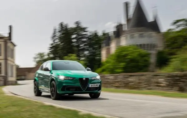 Alfa Romeo Stelvio (949, facelift 2022)-3