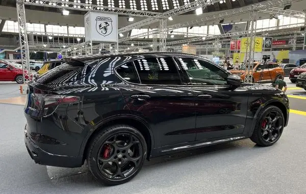 Alfa Romeo Stelvio (949, facelift 2022)-0