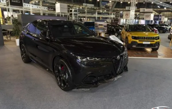 Alfa Romeo Stelvio (949, facelift 2022)-1
