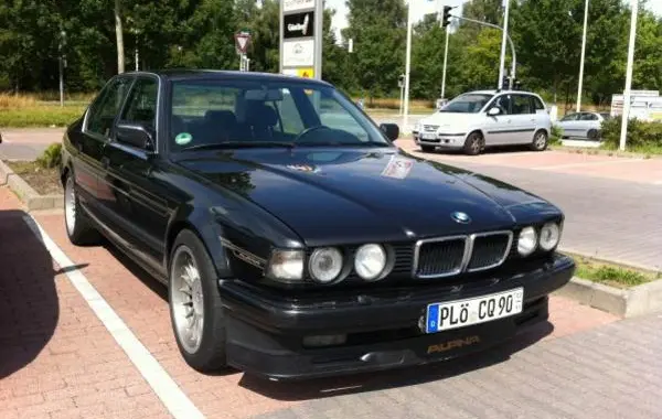 Alpina B11 (E32)
