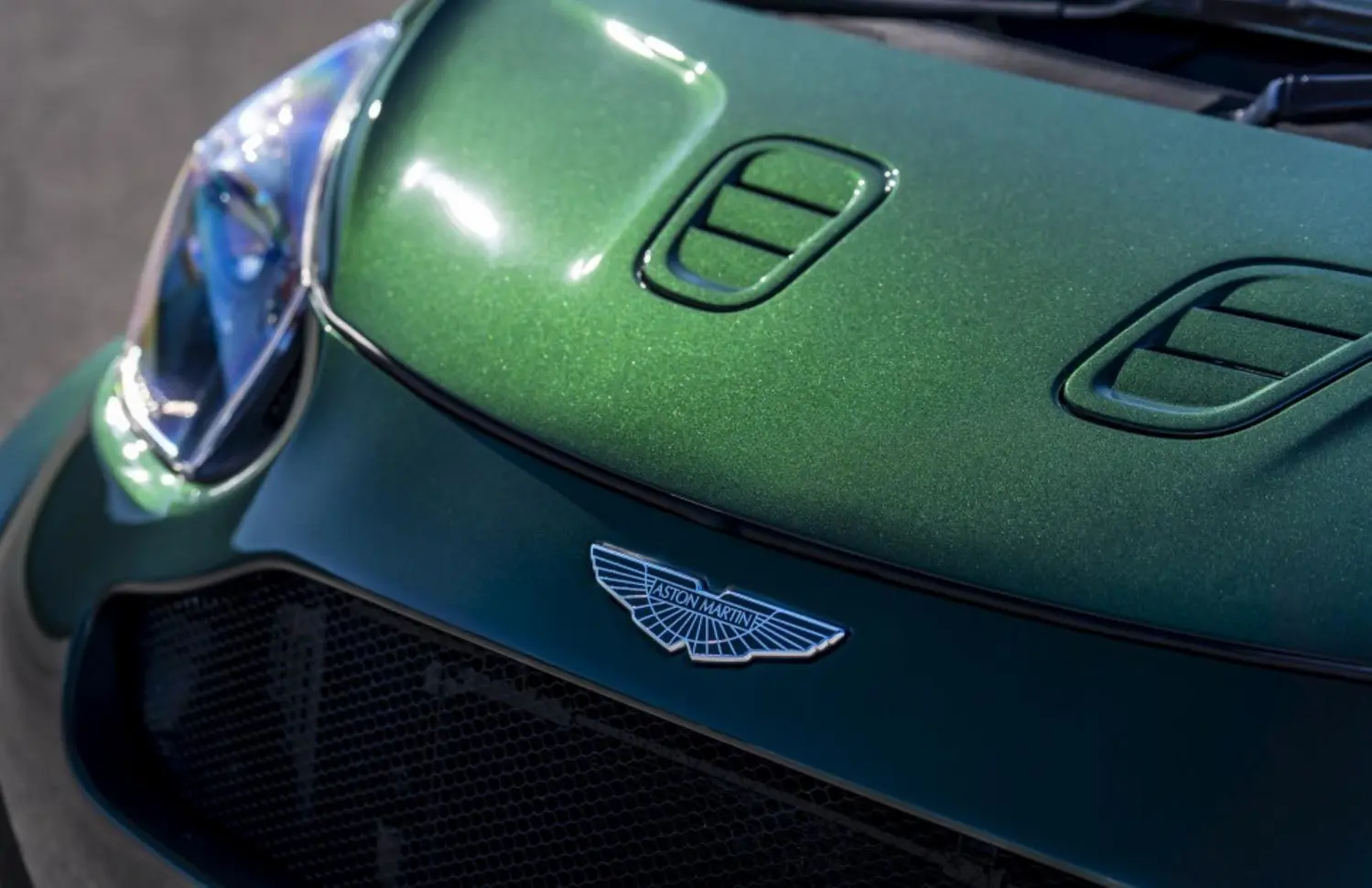 Aston Martin Cygnet V8-13