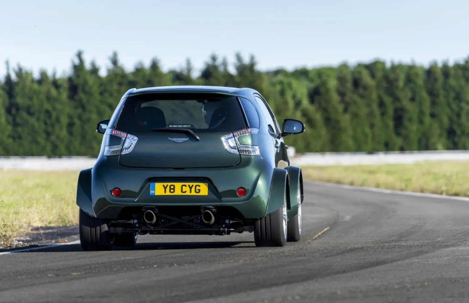 Aston Martin Cygnet V8-15