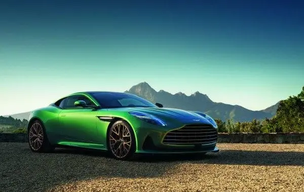 Aston Martin DB12