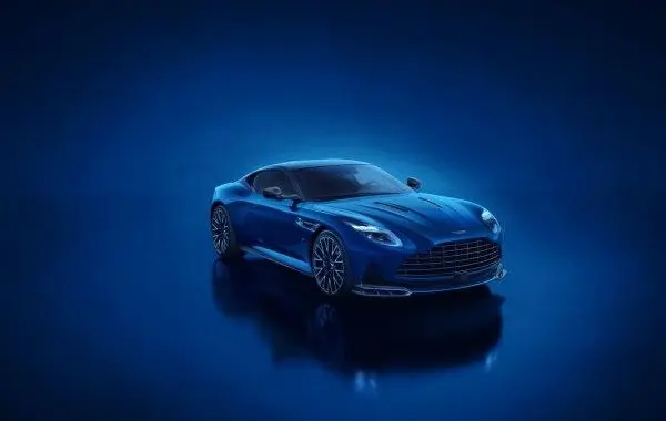 Aston Martin DB12