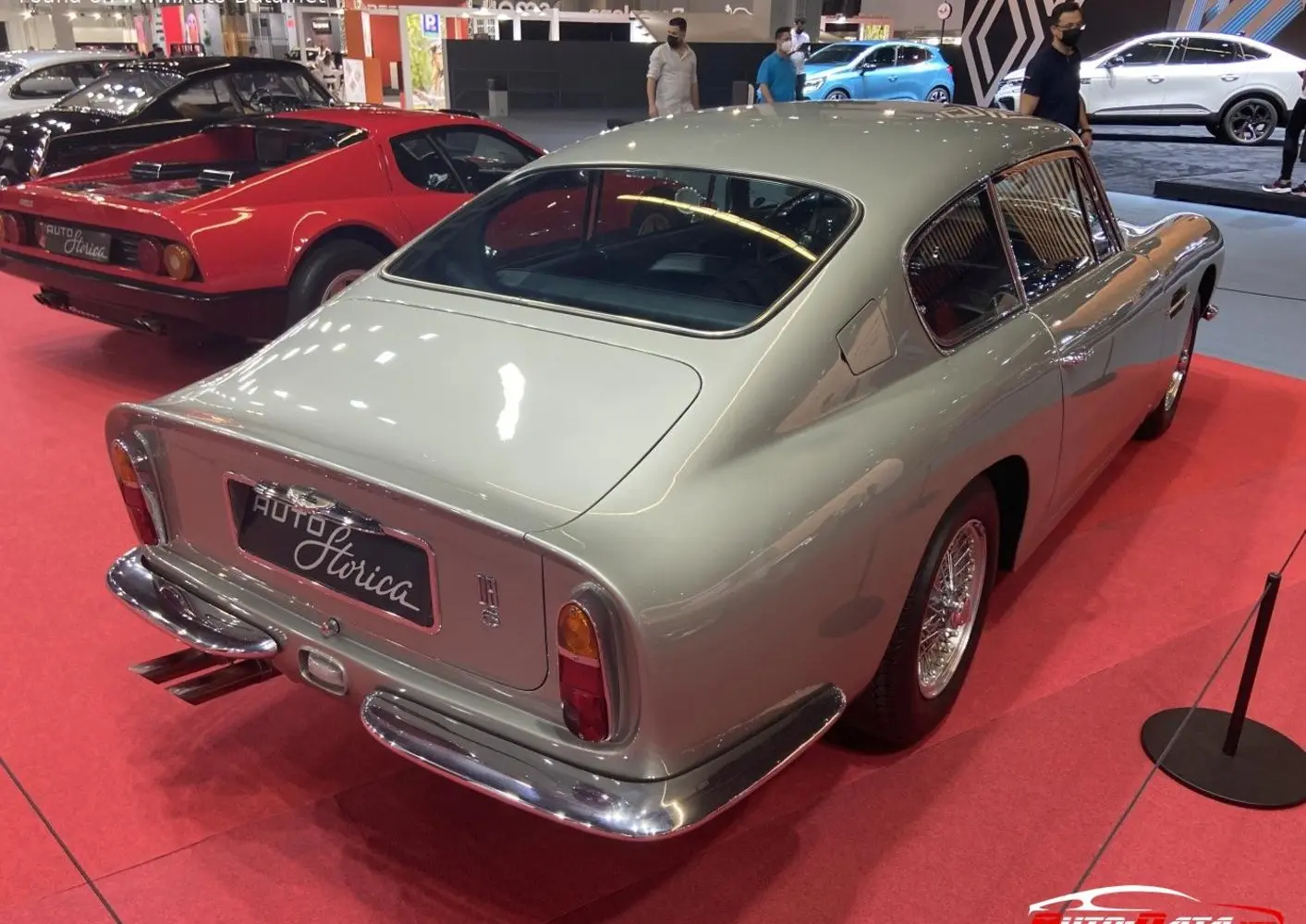 Aston Martin DB6-7
