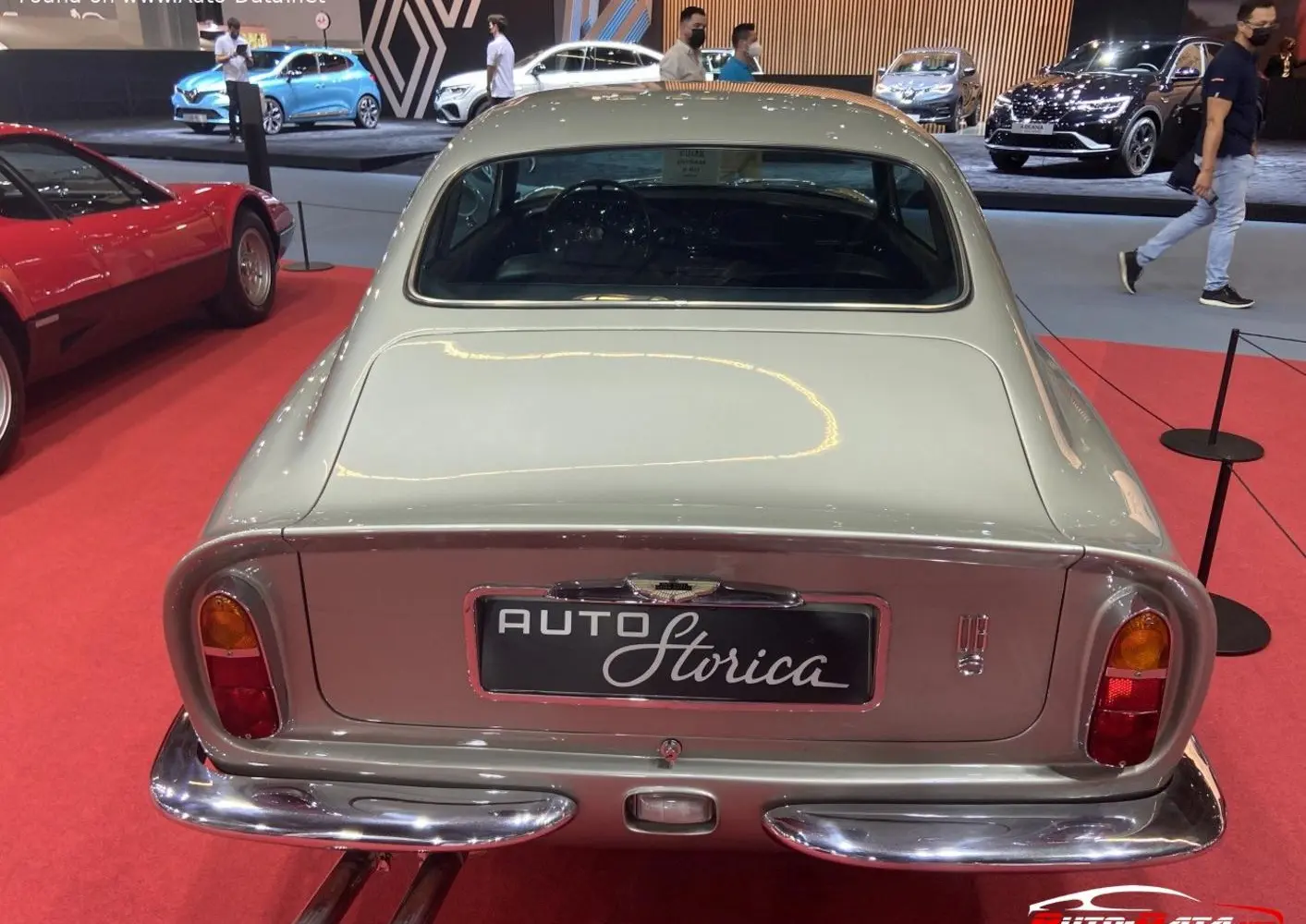 Aston Martin DB6-16
