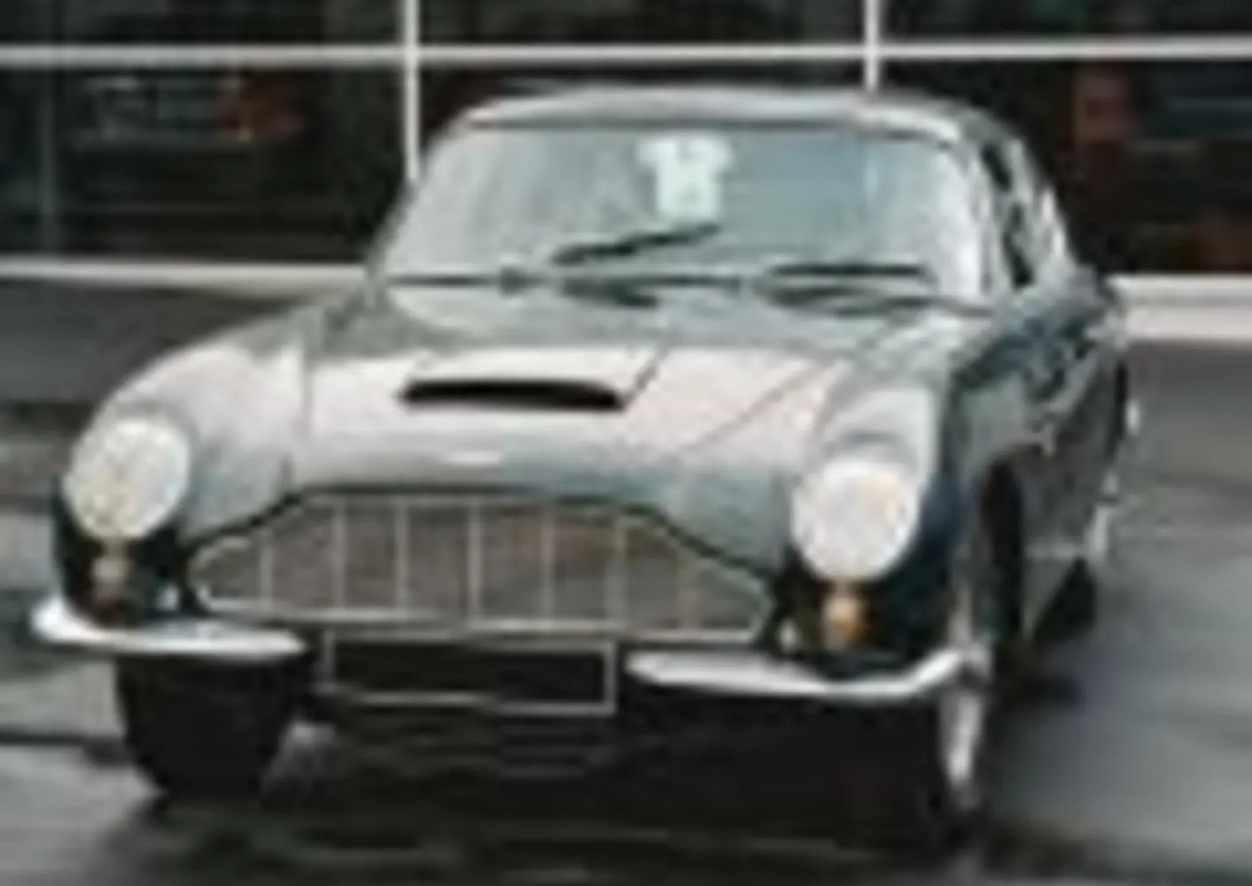 Aston Martin DB6-17