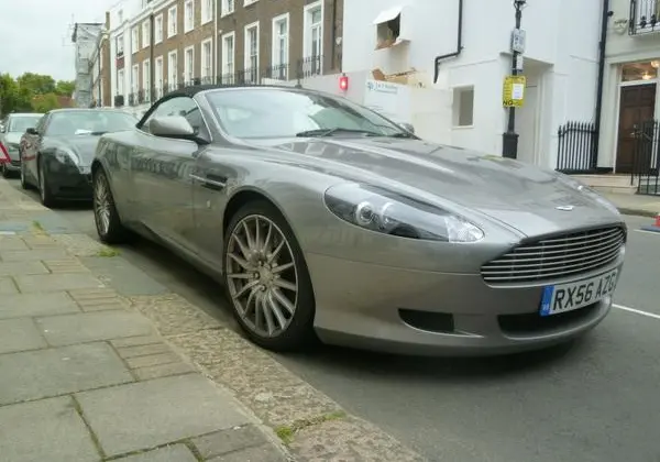 Aston Martin DB9 Volante-9