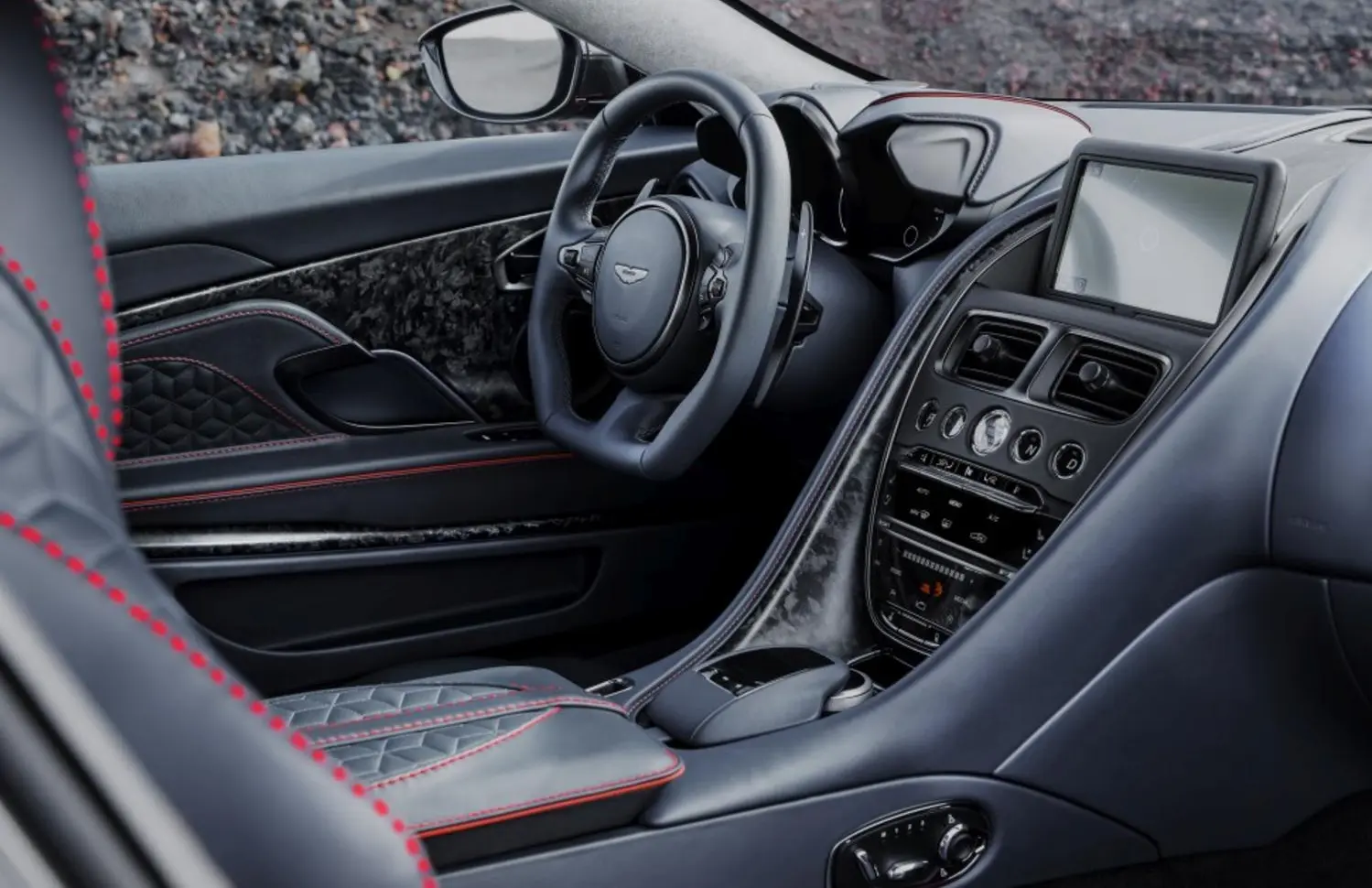 Aston Martin DBS Superleggera-2