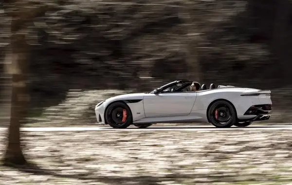 Aston Martin DBS Superleggera Volante-2
