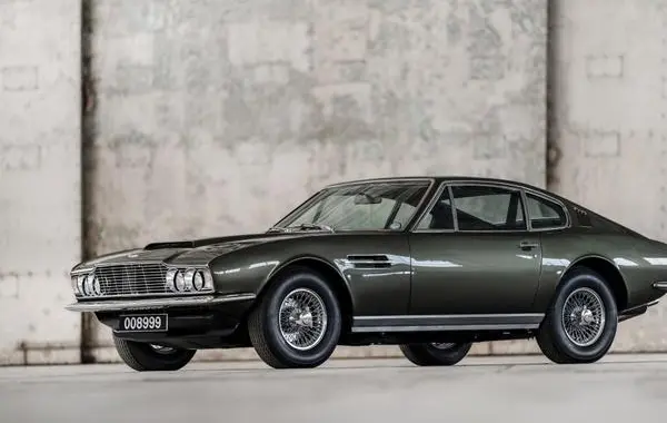 Aston Martin DBS V8