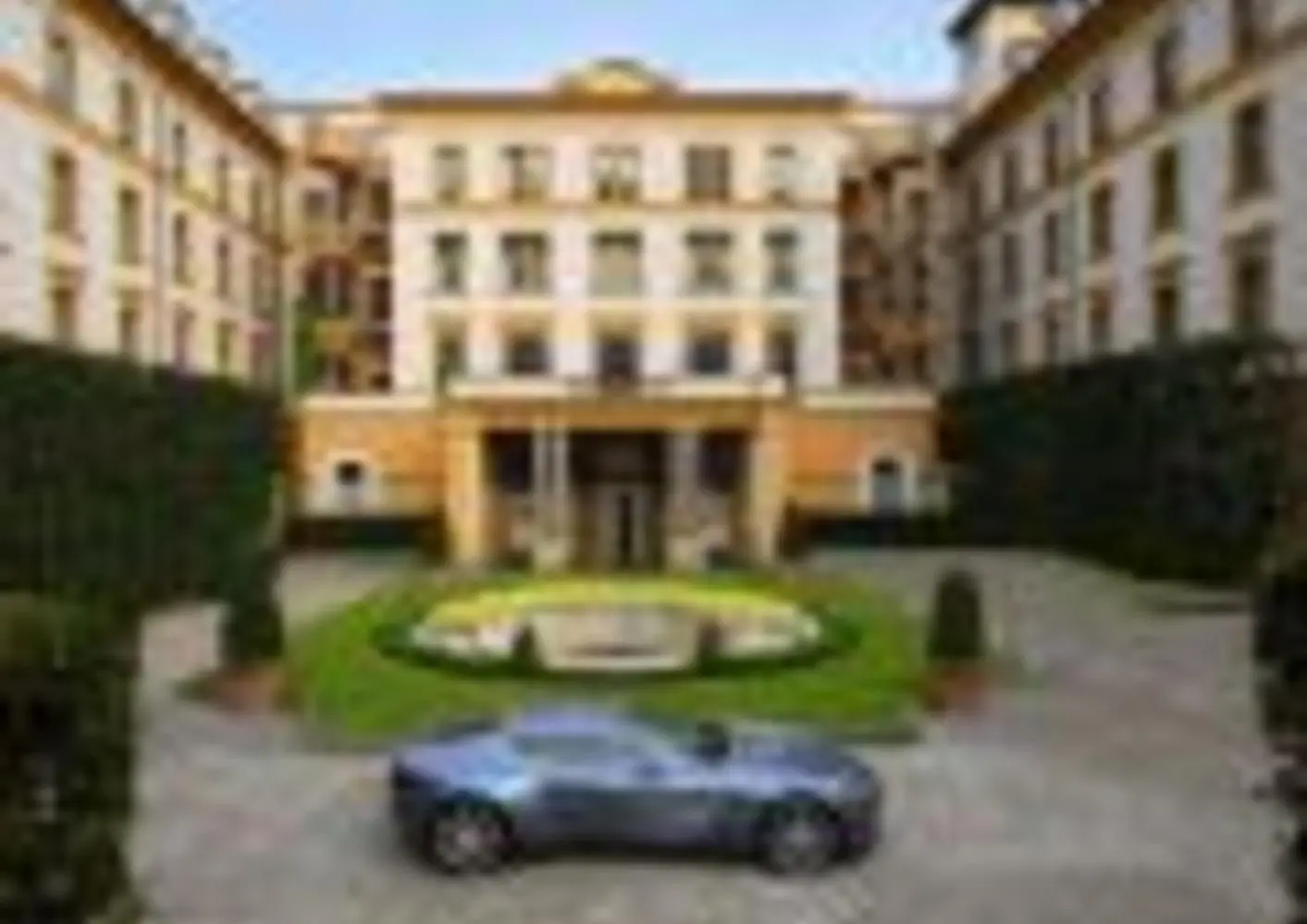 Aston Martin One-77-1