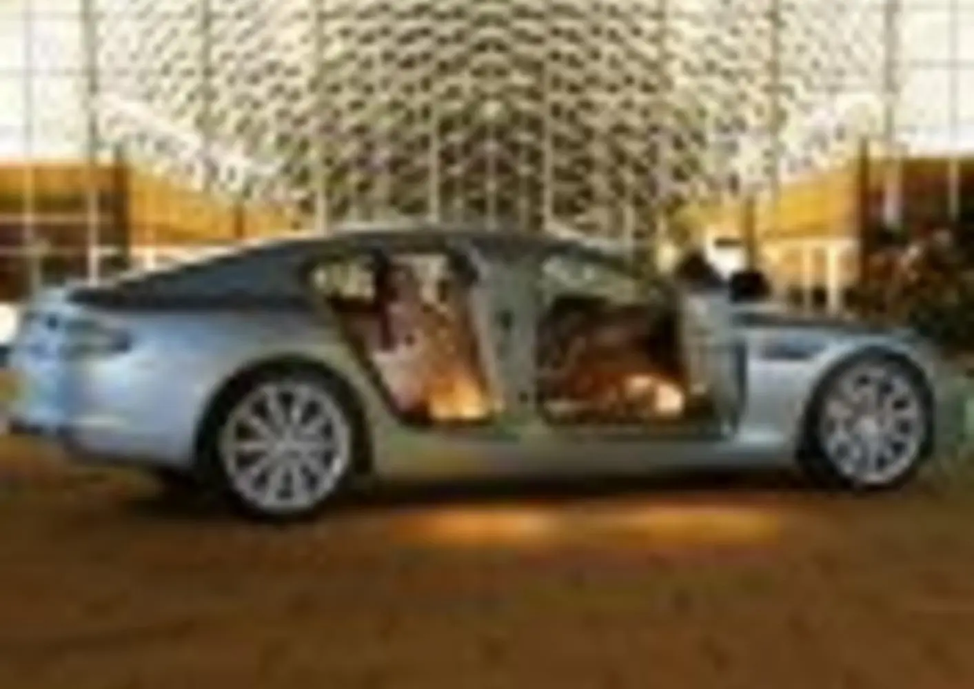 Aston Martin Rapide-5