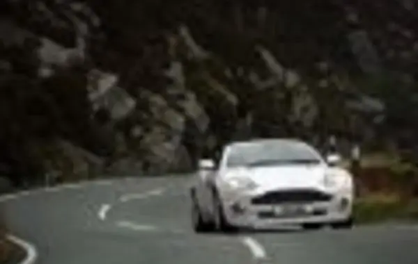 Aston Martin V12 Vanquish S-7