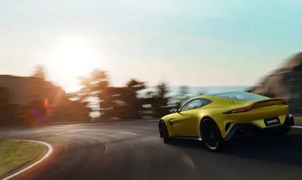Aston Martin V8 Vantage (2018), (facelift 2024)-6