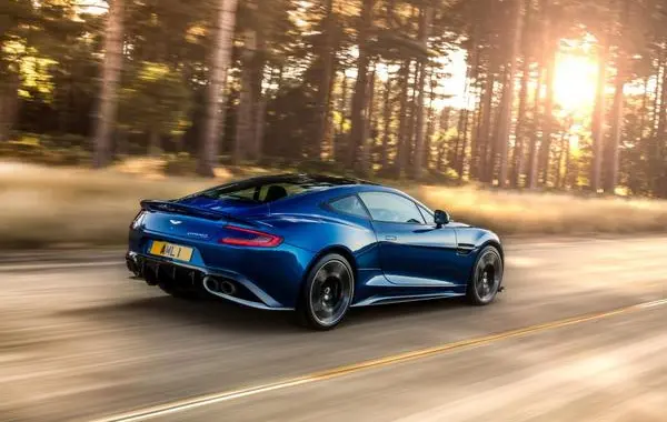 Aston Martin Vanquish S II-2