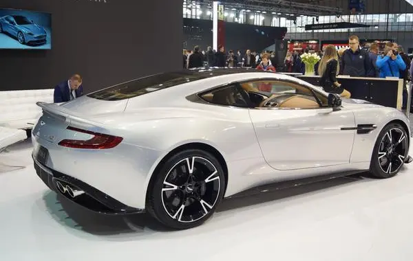 Aston Martin Vanquish S II-8
