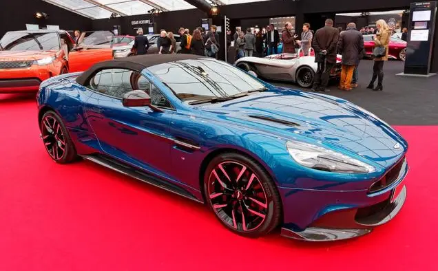 Aston Martin Vanquish S II Volante-2