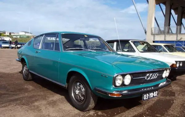 Audi 100 Coupe S-0